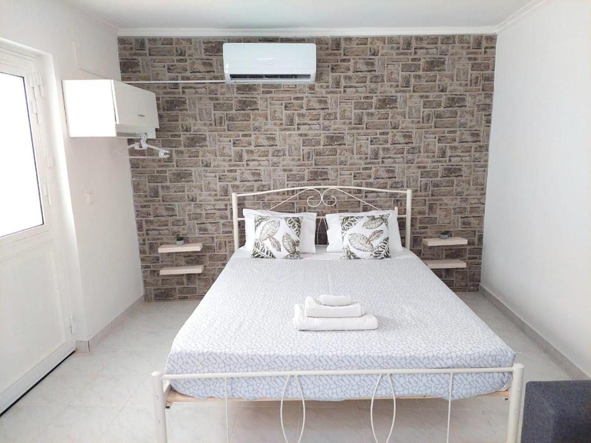 S For Studio - Detached, Close To City Center Chania  Bagian luar foto