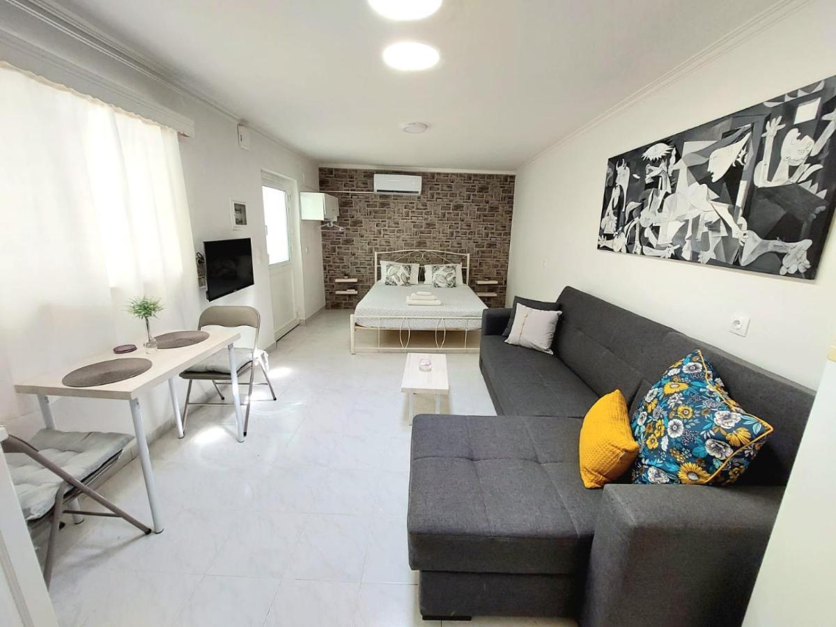 S For Studio - Detached, Close To City Center Chania  Bagian luar foto